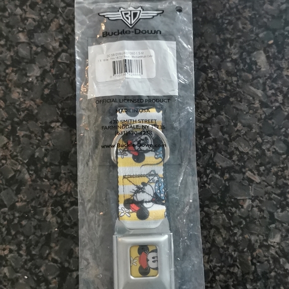 Size M , 1.5" thick Disney dog collar - Picture 2 of 2